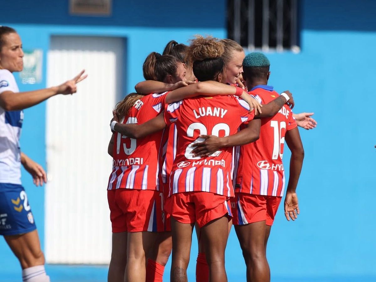 Las jugadoras del Atlético de Madrid Femenino festejando un gol