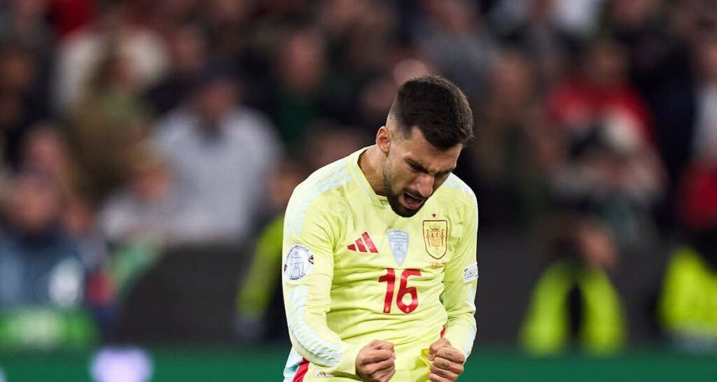 Álex Baena con la selección española