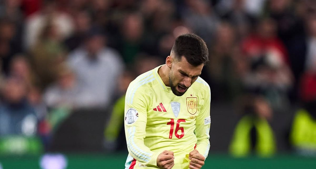 Álex Baena con la selección española
