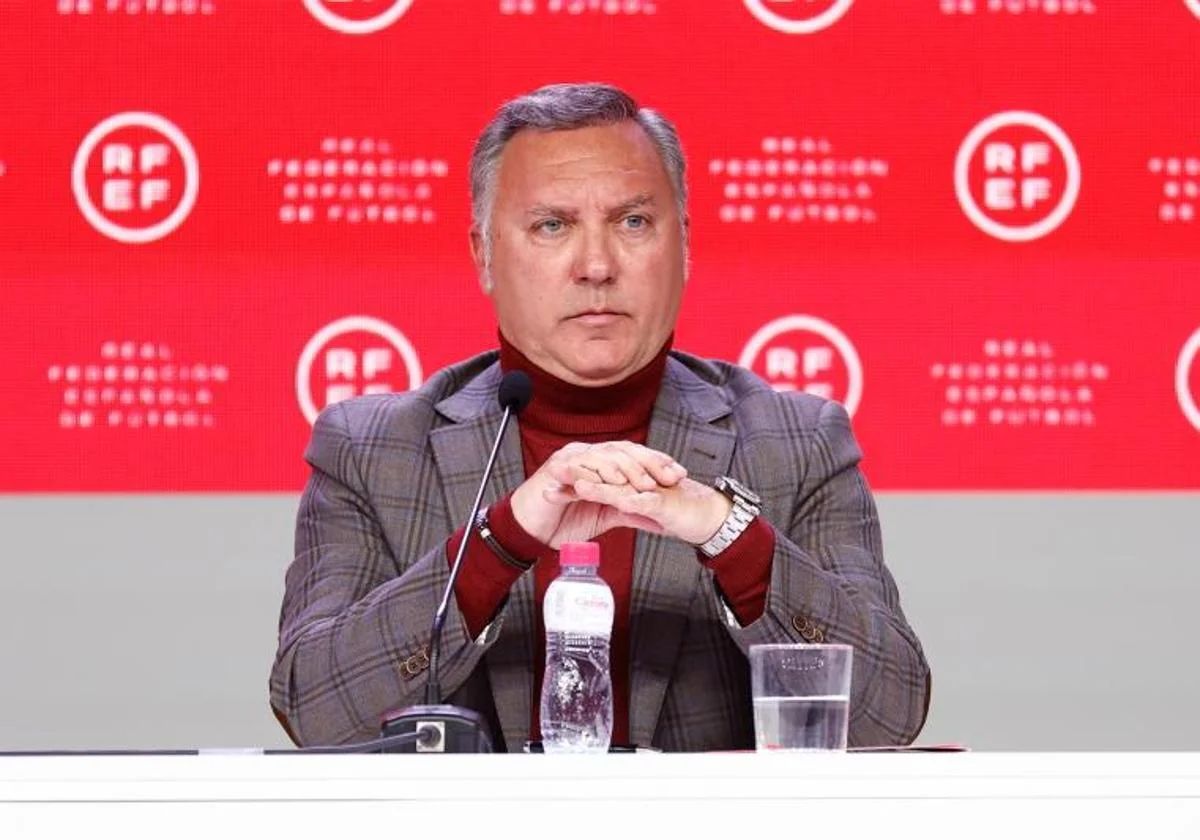 Luis Medina Cantalejo, en una rueda de prensa como presidente del CTA. AFP