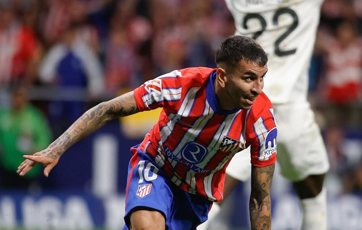 Correa festejando un gol con la camiseta del Atleti