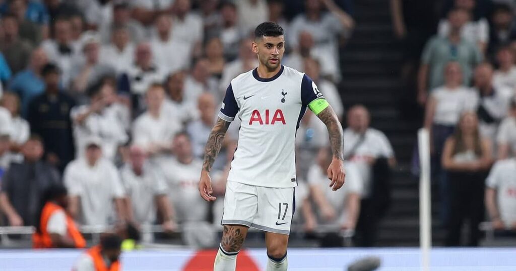 Cuti Romero con la camiseta del Tottenham
