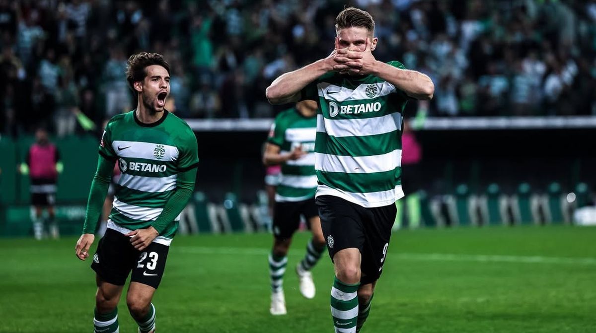 Gyokeres festajando gol con la camiseta del Sporting