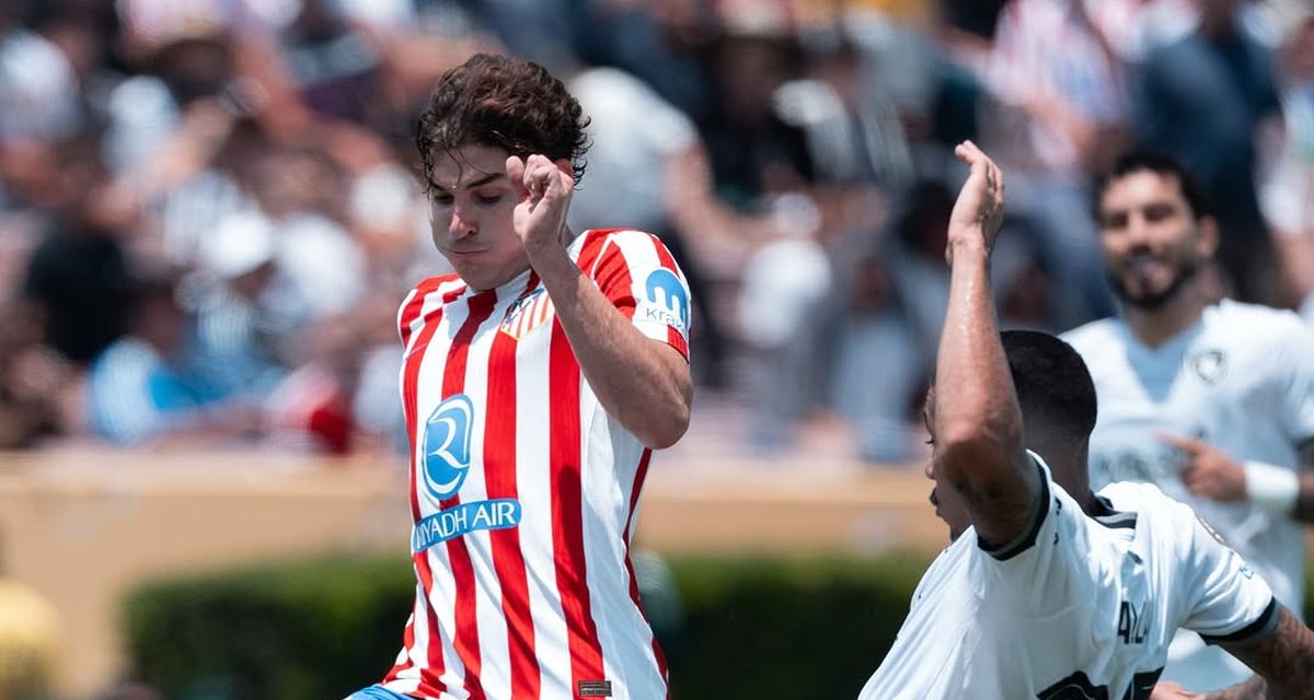 Julián Álvarez en el partido ante el Botafogo