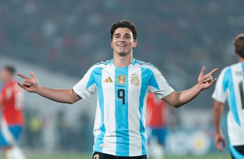 Julián Alvarez con la selección Argentina