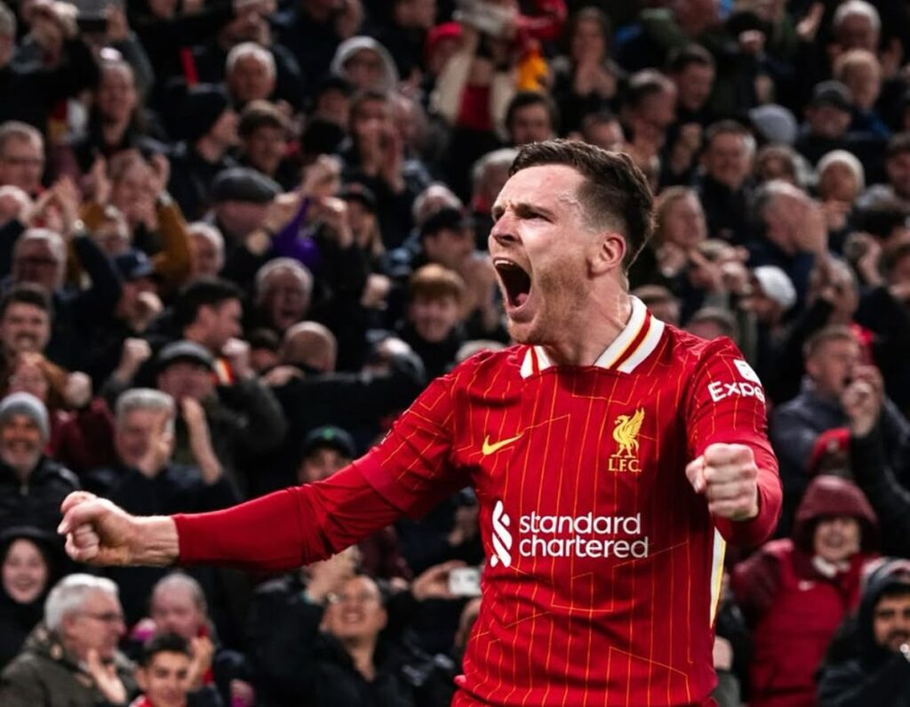 Andy Robertson, festejando un gol