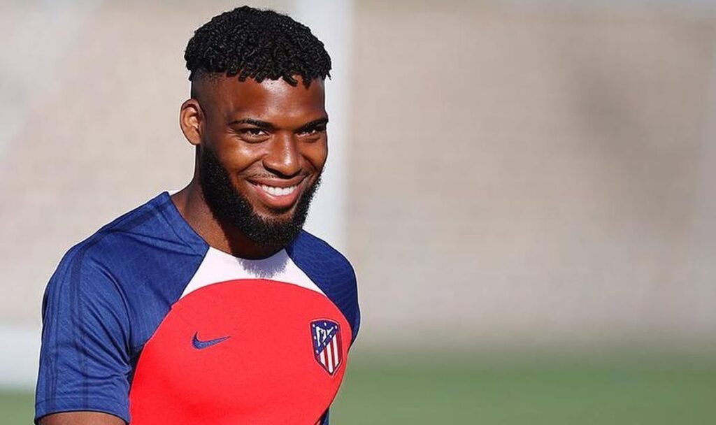 Thomas Lemar con la camiseta del Atleti