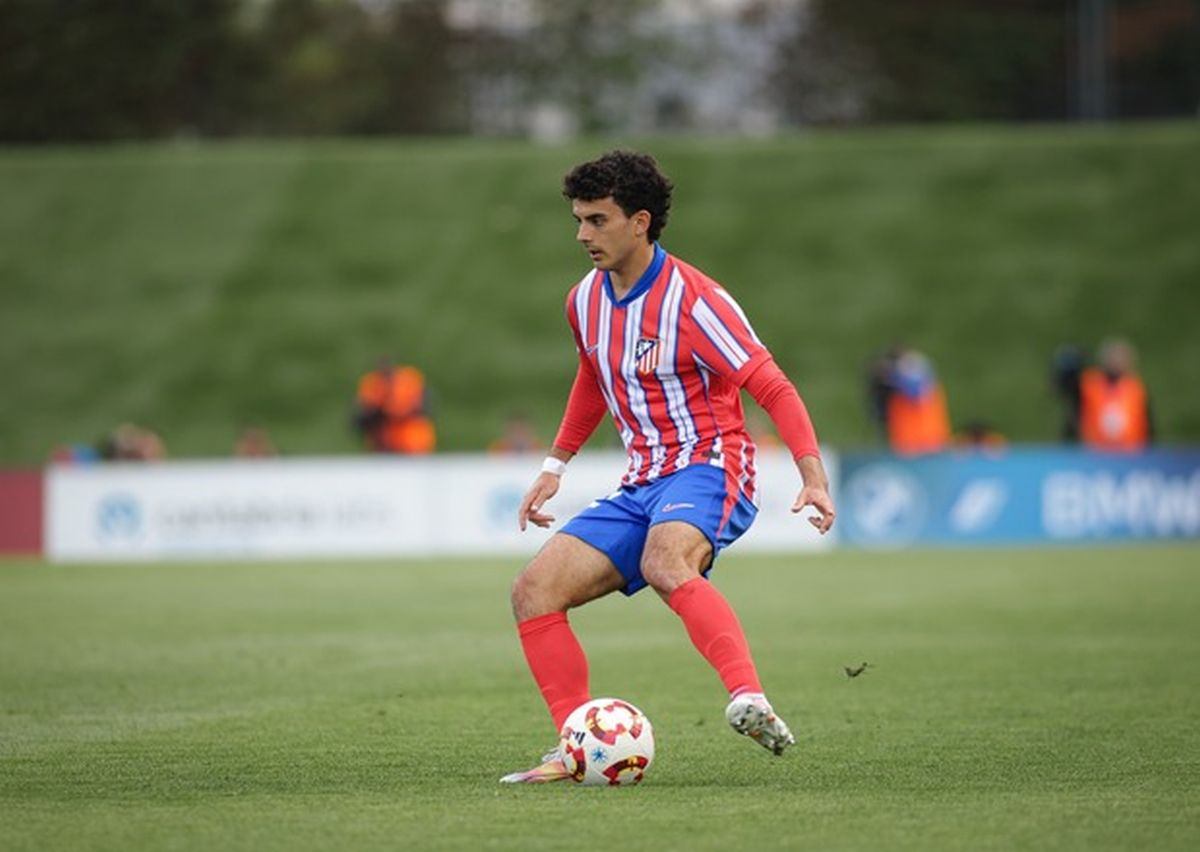 Pablo Pérez con la camiseta de Atleti