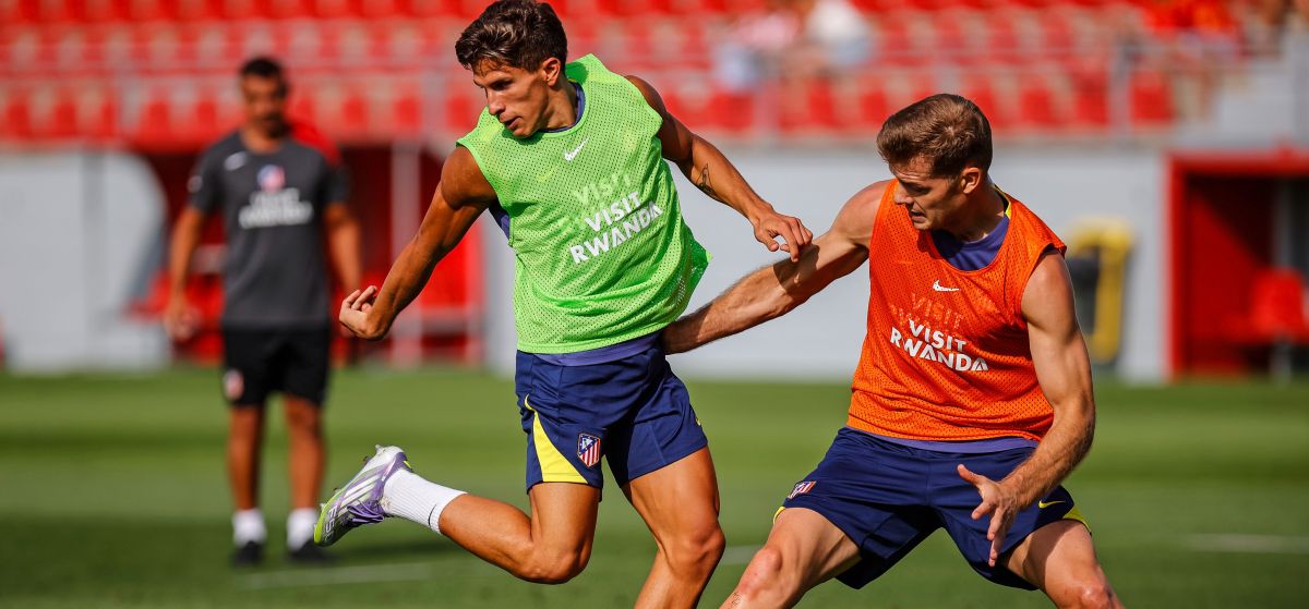 Giuliano y Sorloth en el entrenamiento del Atleti