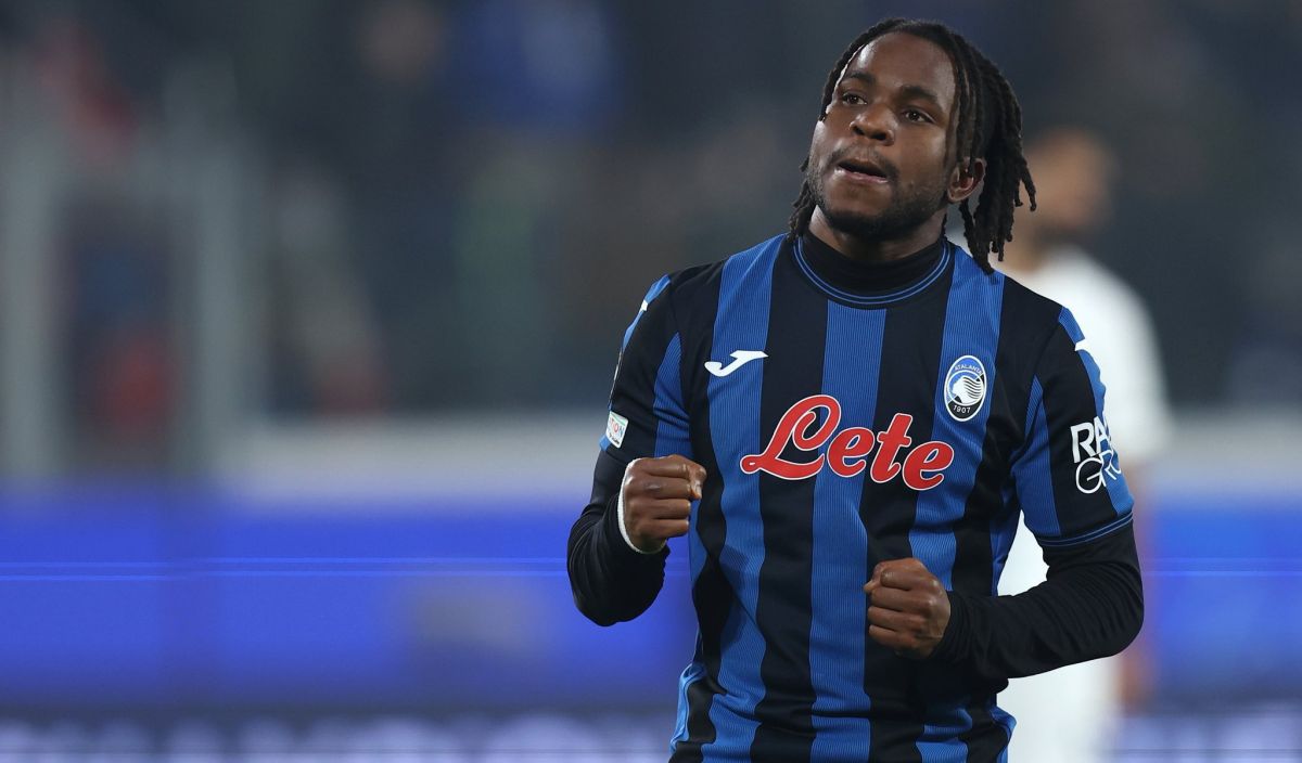 Ademola Lookman con la camiseta del Atalanta