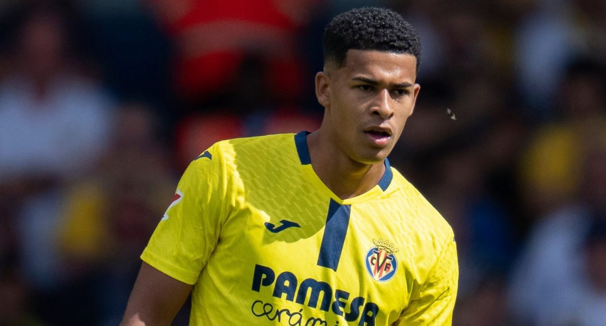 Santiago Mouriño con la camiseta del Villarreal
