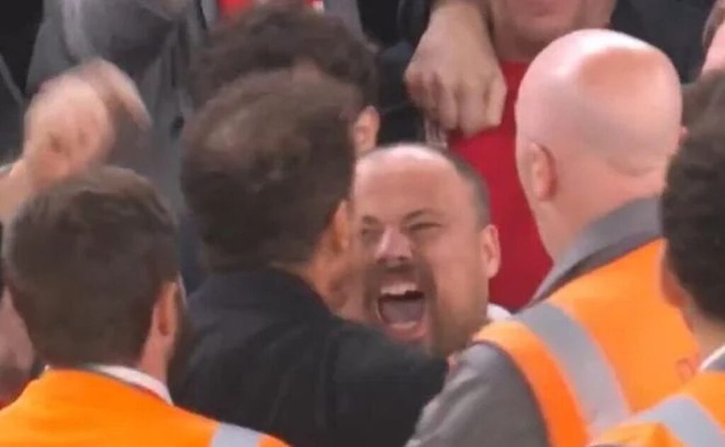 El aficionado del Liverpool que insultaba a Simeone