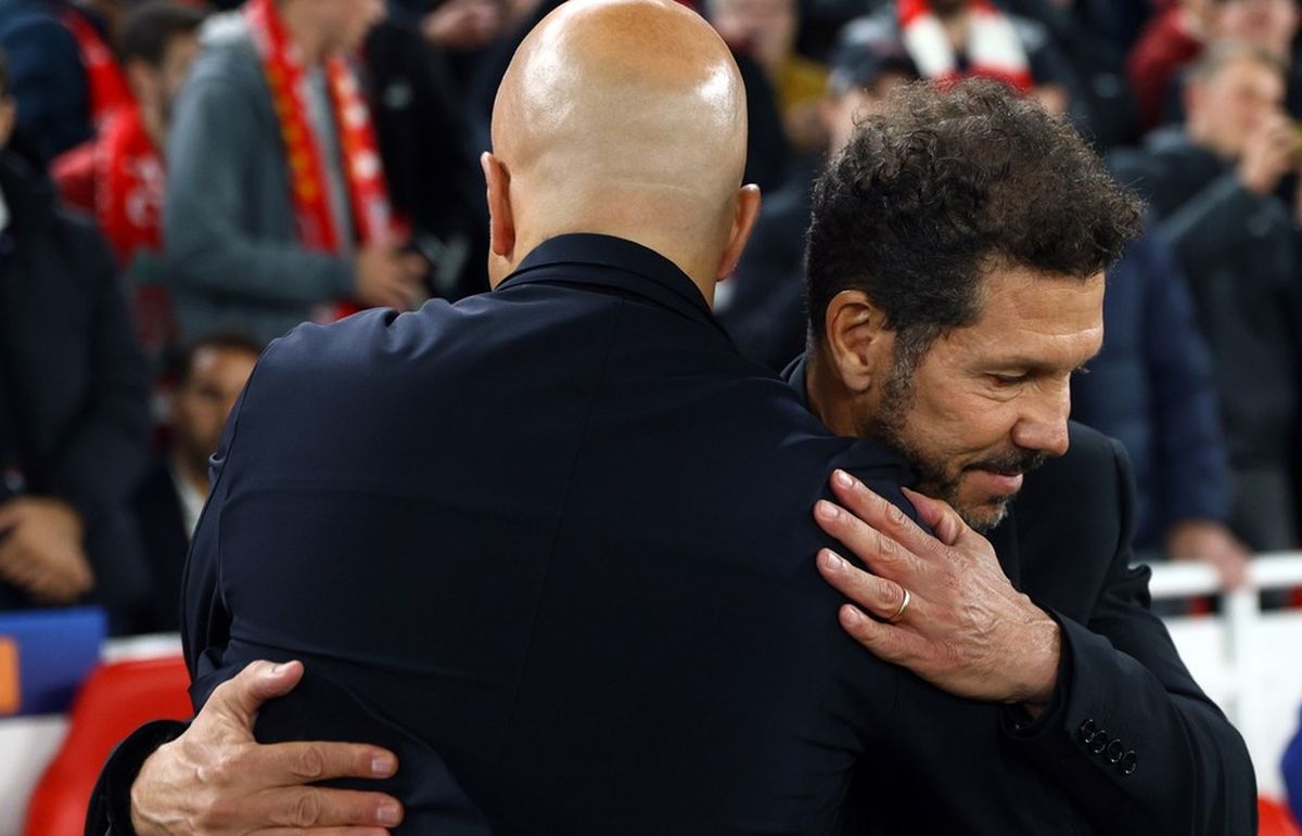 Diego Pablo Simeone con Arne Slot