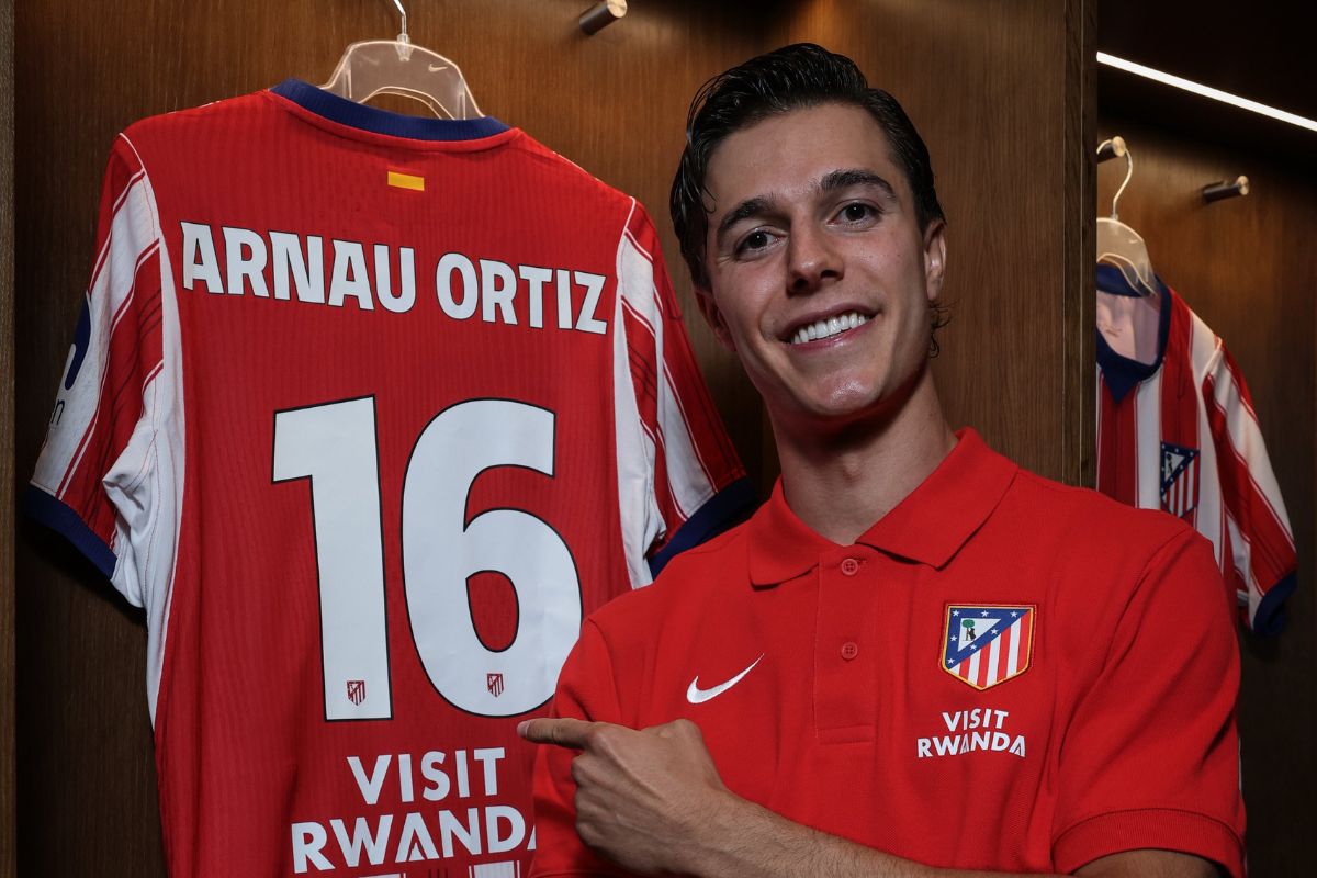 Arnau Ortiz se queda en el primer equipo tras una pretemporada sobresaliente