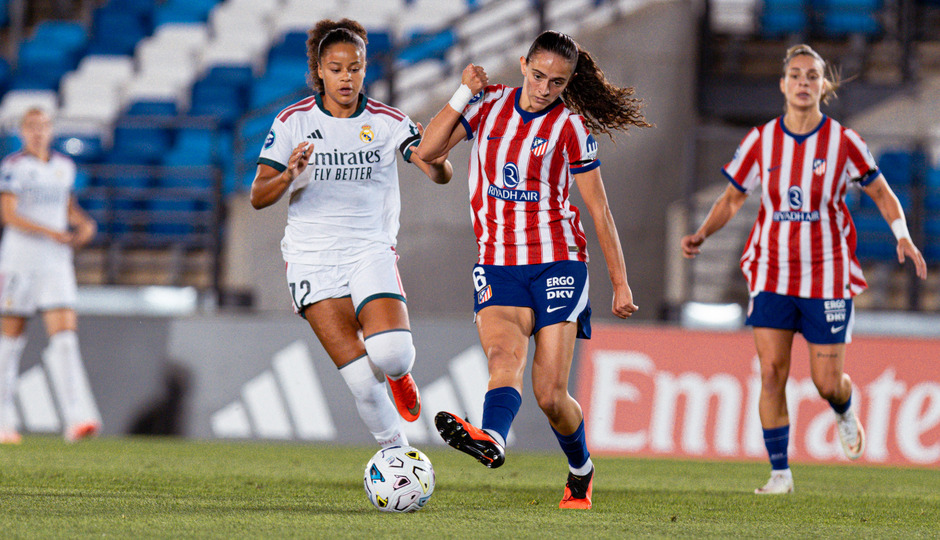 Lance de juego en el Real Madrid - Atlético de Madrid. Foto: Atlético de Madrid.